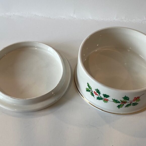 Vintage Sadler England Holly lidded Trinket box - Picture 6 of 9
